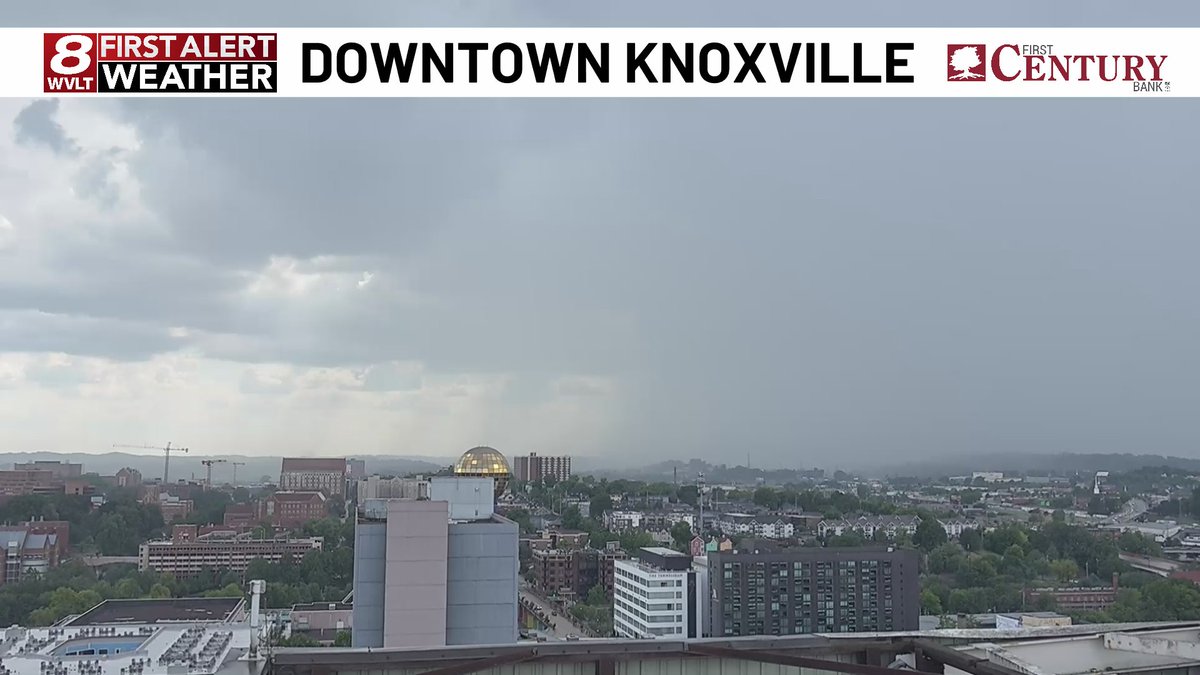 Tracking that heavy downpour drifting west over west Knox on our Downtown camera and on the radar.

You can download the WVLT First Alert Weather App and track it on radar with us here...
apps.apple.com/us/app/wvlt-we…