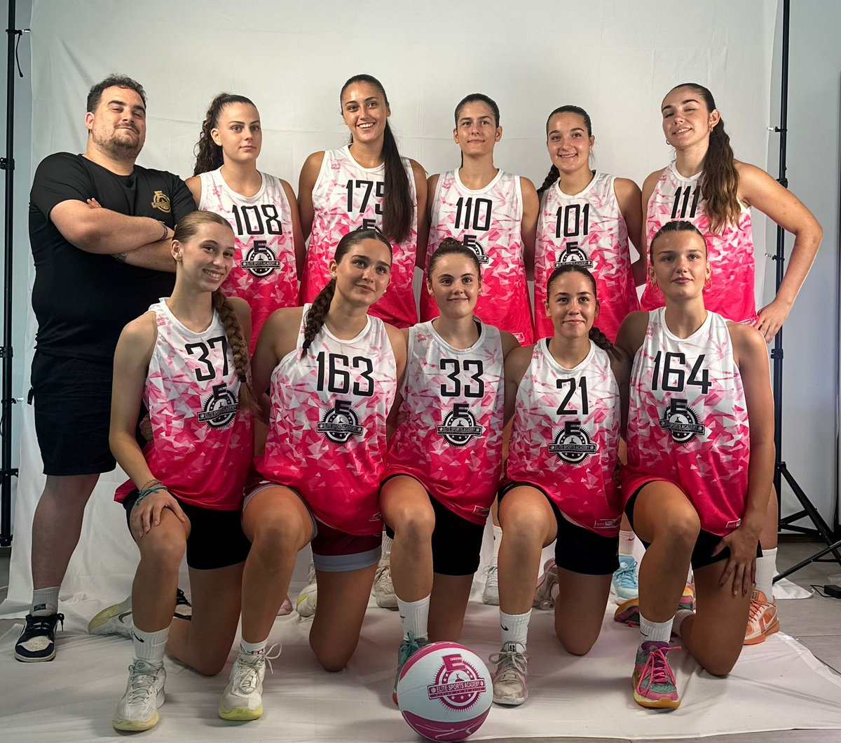 Lucía Álvarez (@luciaalvarez_08) on Twitter photo Orgullosa y feliz de la experiencia vivida en el Spanish Event 2025 fantásticamente organizado por <a href="/EliteSportsESP/">Elite Sports Academy 🏀🎓</a> Orgullosa y feliz de la experiencia vivida en el Spanish Event 2025 fantásticamente organizado por <a href="/EliteSportsESP/">Elite Sports Academy 🏀🎓</a>