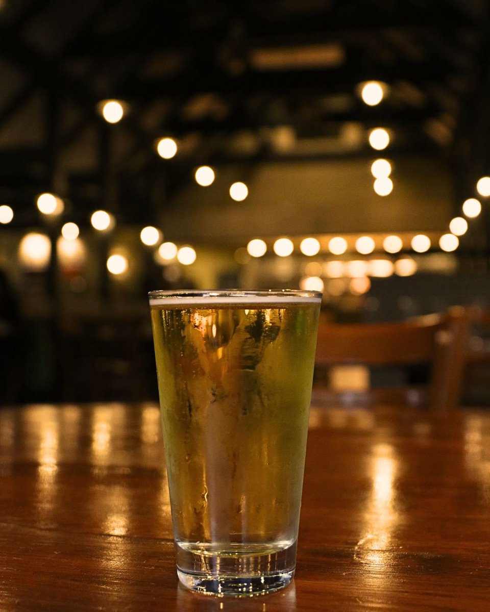 Let's raise a glass to getting halfway through the week!🍻