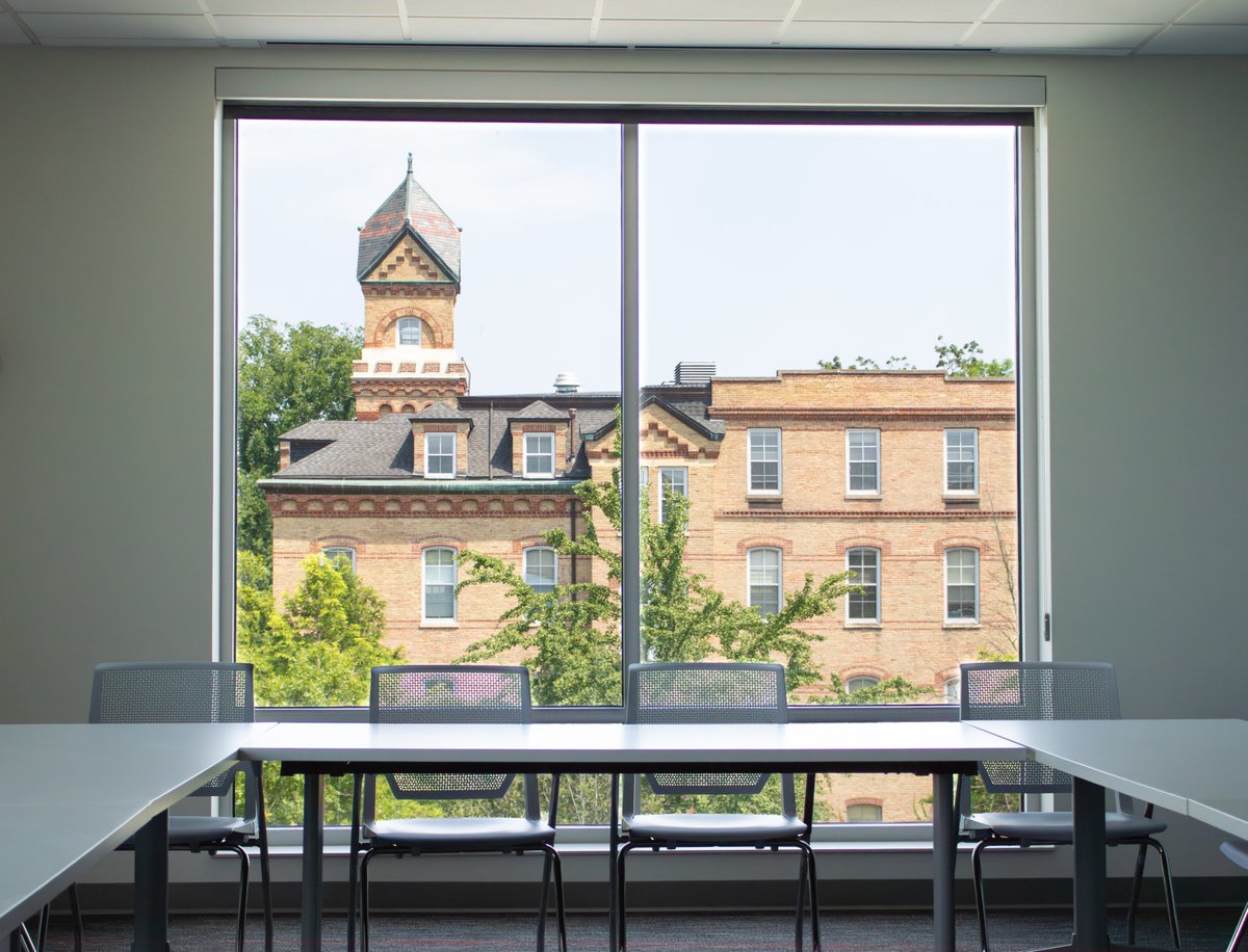 🌟 The new Health Sciences Building is coming together and gearing up for fall classes! See the first photos of the interior and get a first look at the spaces built for collaboration, comfort and community.