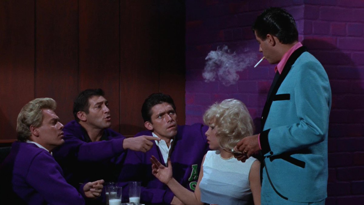 CIGARETTEMOVIES's tweet image. The Nutty Professor (1963)
Dir. Jerry Lewis
Runtime 107 minutes
🚬 x 12, or one cigarette every 8.92 minutes
howmanycigarettes.com/the-nutty-prof…