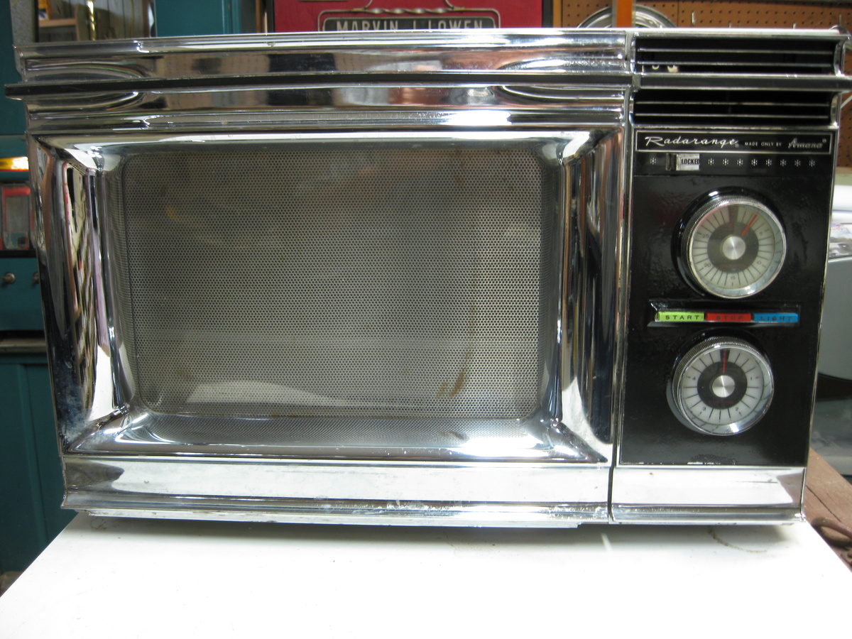 bbbaldie's tweet image. When Microwave Ovens Were New
It would be difficult for me to imagine life without a microwave oven. I probably use one twice a day minimum. Yet, I grew up without one of the expensive, newfangled, radiation-emitting appliances. We didn’t get a microwave oven until the mid 70’s.…