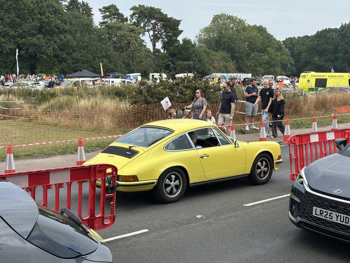 GPOnyx's tweet image. Good afternoon at classics on the common in Harpenden..one for @LUDENClassics