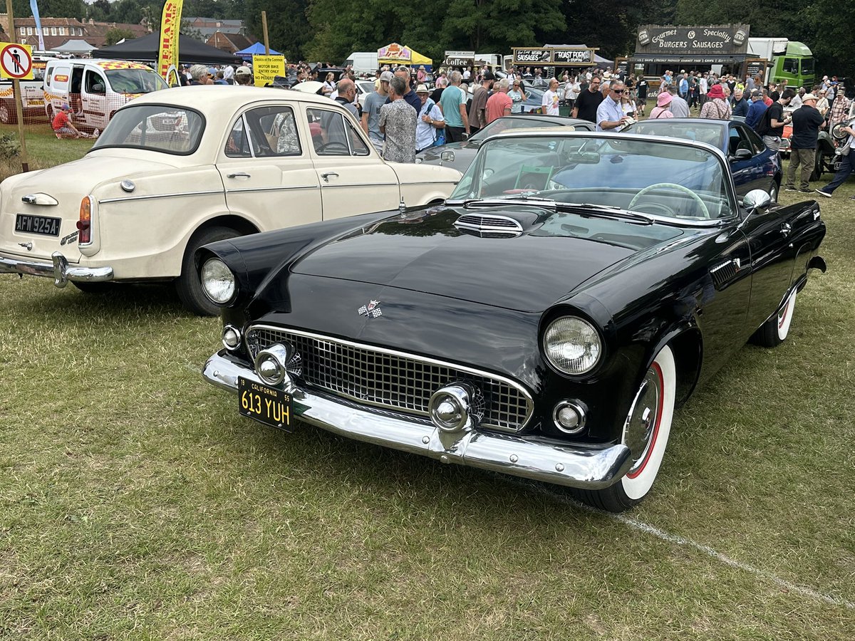 GPOnyx's tweet image. Good afternoon at classics on the common in Harpenden..one for @LUDENClassics