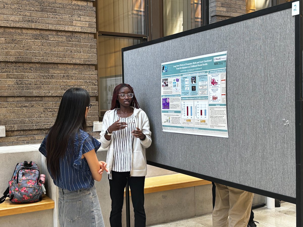 WashUMedMIR's tweet image. Each year, students join the Summer Program of Imaging in Neuroscience to learn the basics of advanced #neuroimaging and how to apply them to their scientific research. They now present their work at the annual poster session to cap off their time in the program. #MIRresearch