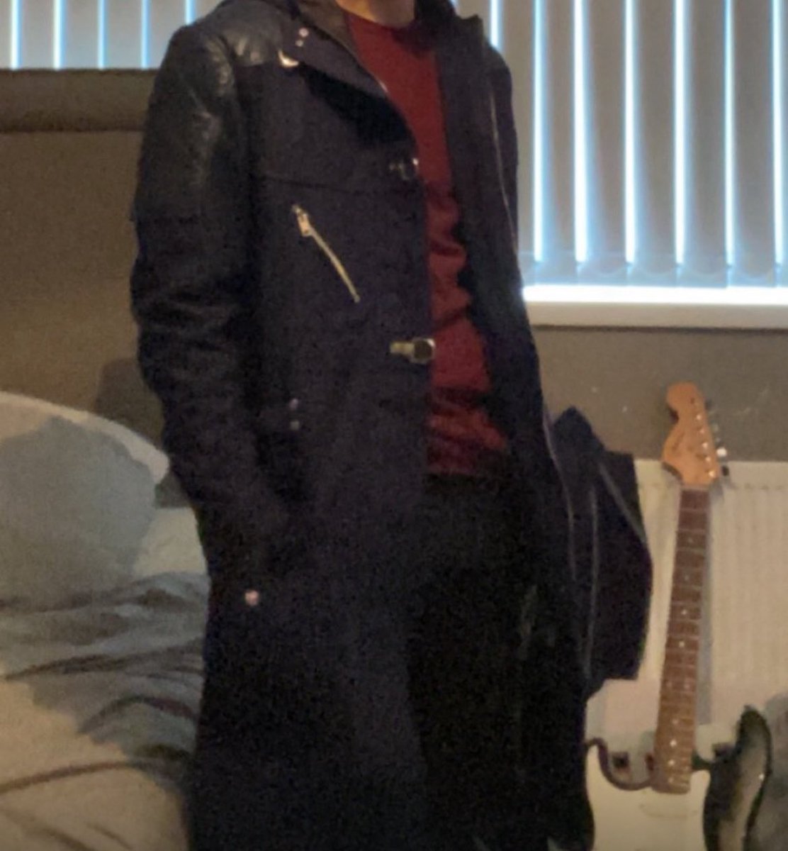 suxcaster's tweet image. a long time ago i tried to dress up as nero from dmc5 ft. my old stratocaster