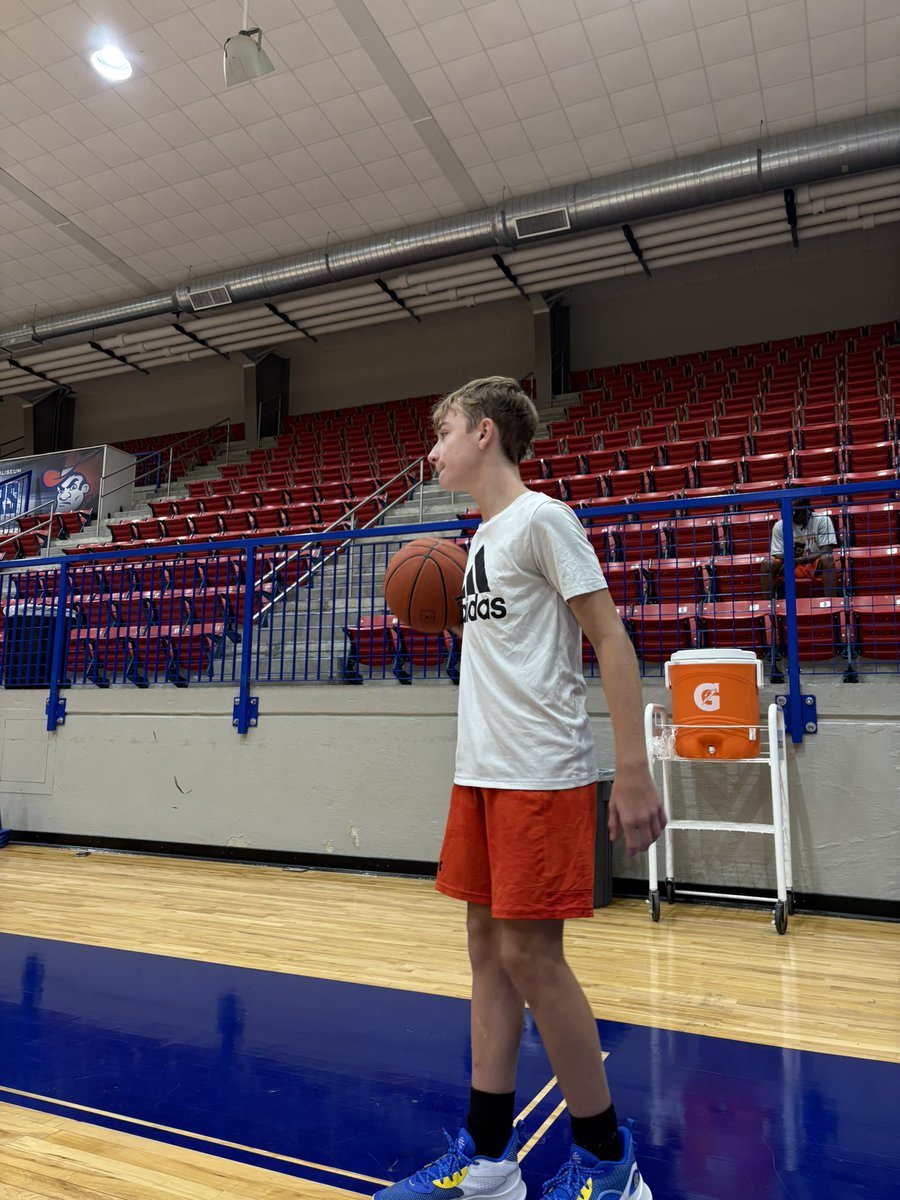Lil’ Ranger Camp Day 1️⃣ in the books 📚🏀

#ALLN 🔵🔴 <a href="/coachjohnredman/">Coach John Redman</a> <a href="/Coach_AMcIntyre/">Aaron McIntyre</a>