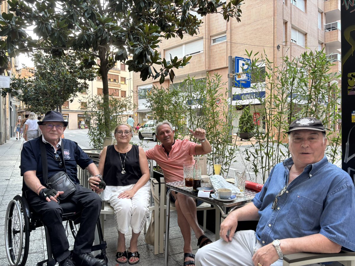 Dinar de treball abans de vacances i un bon refresc per pair bé el dinar…😜😜😜
#SOMI #Vic