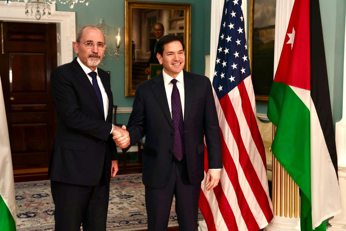 alrai's tweet image. يلتقي نائب رئيس الوزراء ووزير الخارجية وشؤون المغتربين أيمن الصفدي، وزير الخارجية الأميركي ماركو روبيو، في واشنطن الآن.
#عاجل #صحيفة_الرأي #الأردن #واشنطن