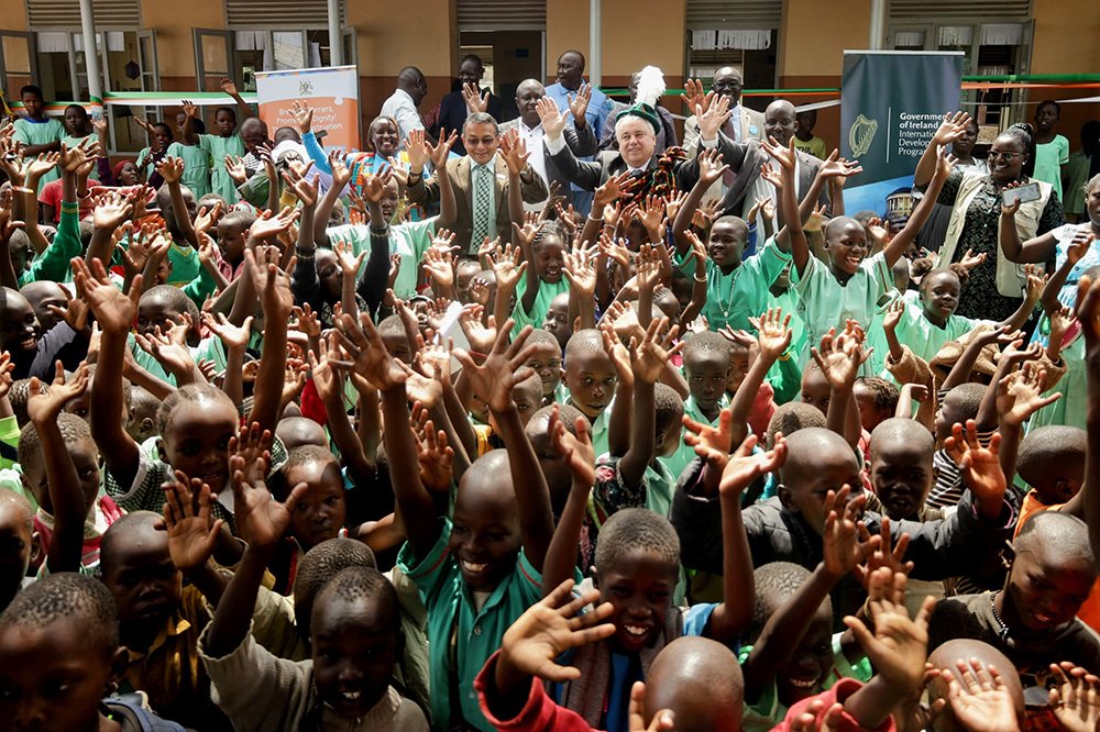 newvisionwire's tweet image. Irish Ambassador to Uganda @IEAmbUganda Mr Kevin Colgan, has commissioned a new classroom block at Kasimeri Primary School in Moroto town, Karamoja region, as he concludes his four-year tour of duty in Uganda.
DETAILS👉 buff.ly/nw01JM3
#VisionUpdates