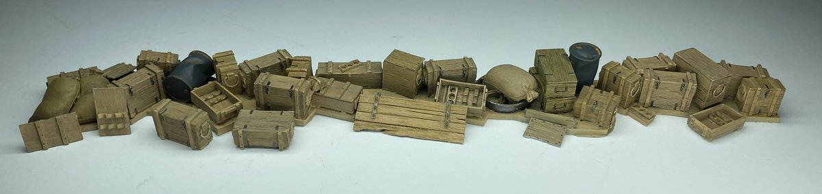 AdamWatkinson1's tweet image. I wanted to replace my pinned post with something deceptively simple perhaps…I always find painting wooden things both tricky and fun…so here’s some of my favourite bits and pieces in that regard…I haven’t used any of these for anything yet 🙄😊