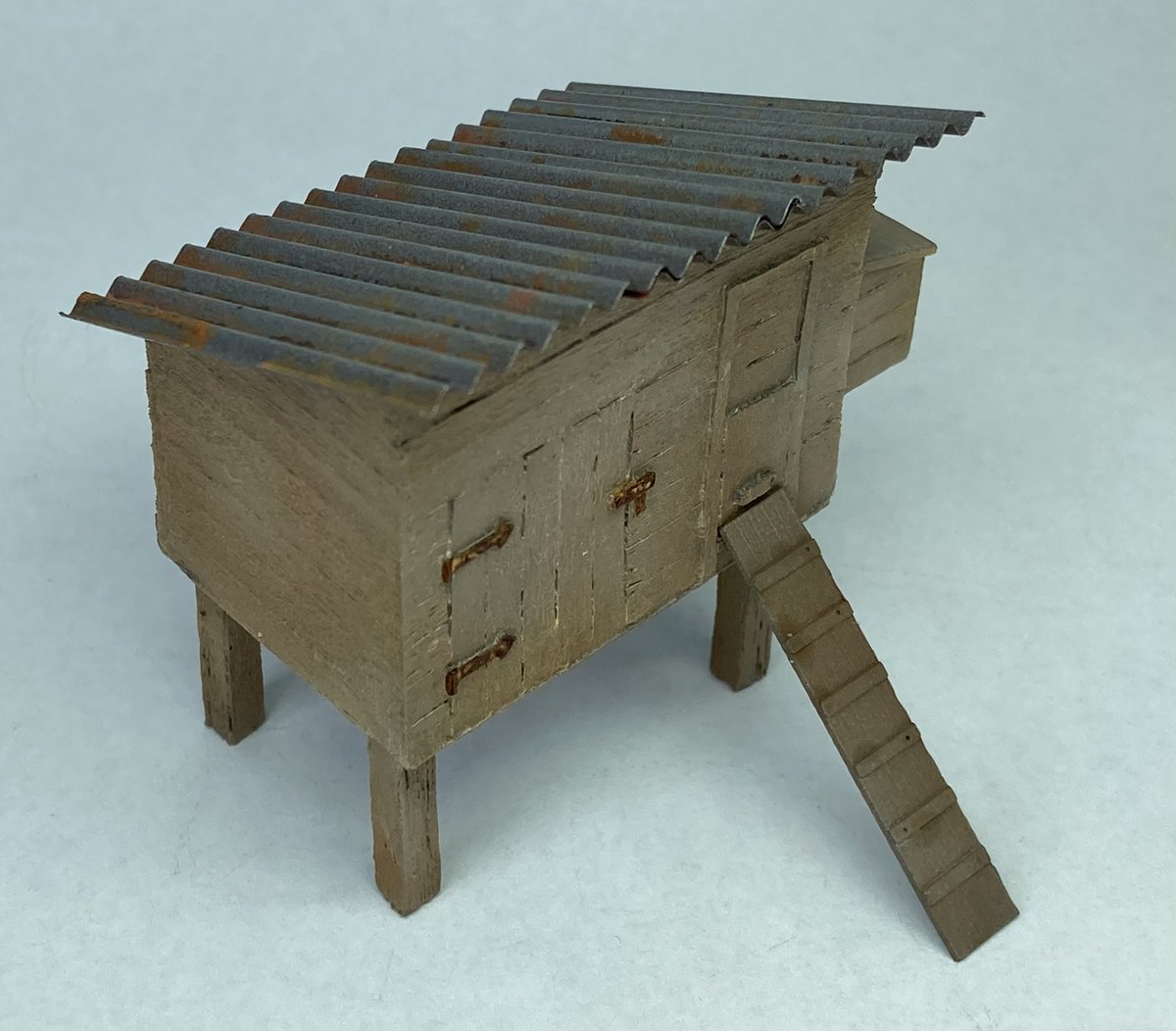 AdamWatkinson1's tweet image. I wanted to replace my pinned post with something deceptively simple perhaps…I always find painting wooden things both tricky and fun…so here’s some of my favourite bits and pieces in that regard…I haven’t used any of these for anything yet 🙄😊