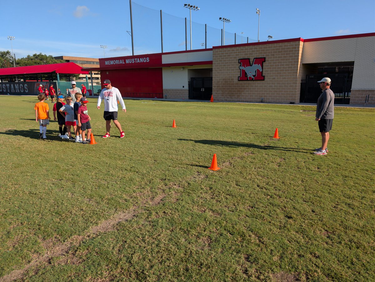 MHSFootball25's tweet image. Future Mustangs putting in work!!!
#TheStandard