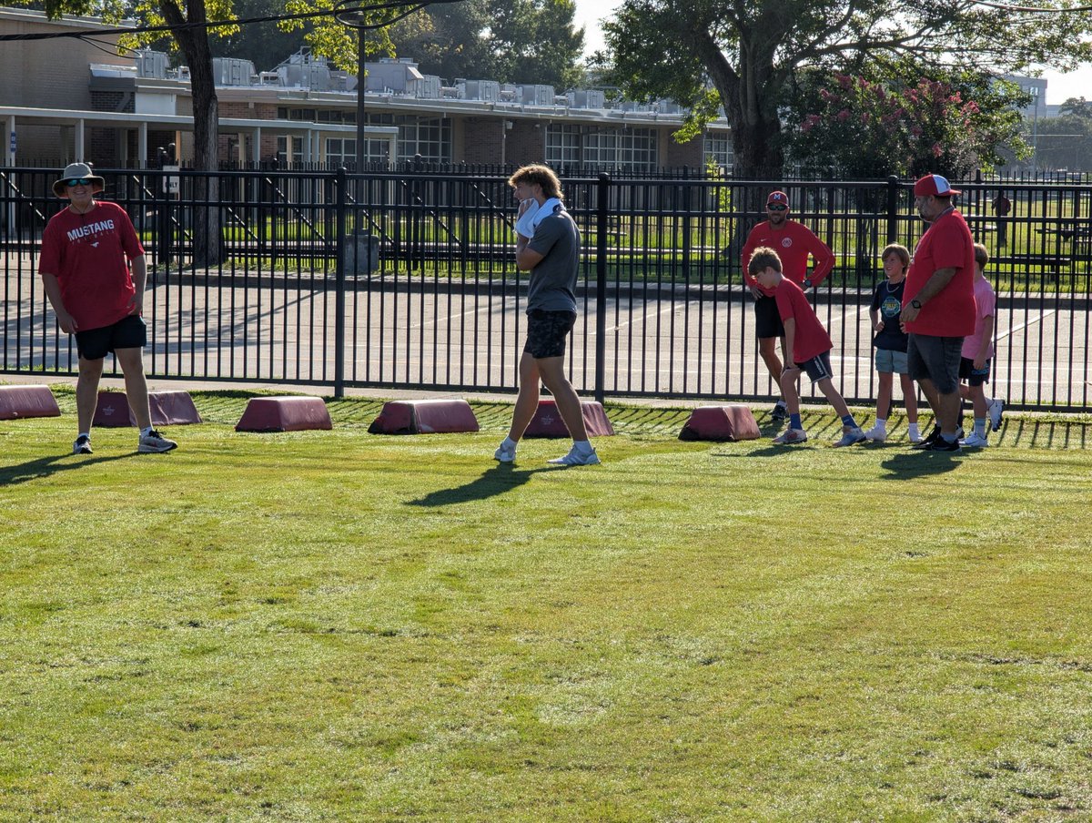 MHSFootball25's tweet image. Future Mustangs putting in work!!!
#TheStandard