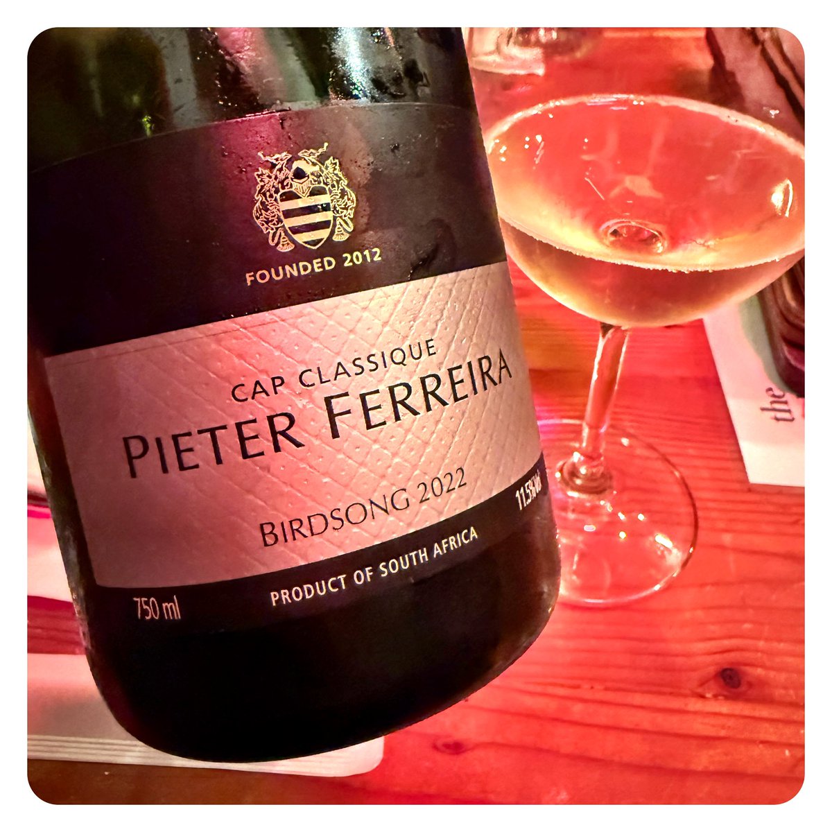 gregsherwoodmw's tweet image. So wonderful to catch up with two of my favourite South African winos Anne and @BubblesFerreira over fine Cap Classique and endless Sushi. 😘🍾🥂🍣