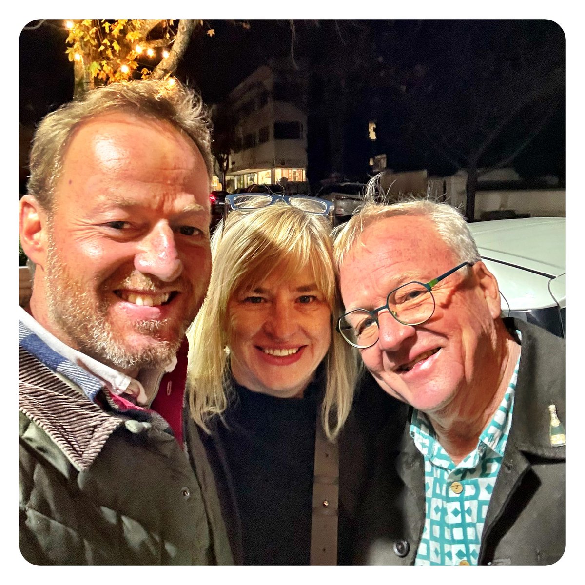 gregsherwoodmw's tweet image. So wonderful to catch up with two of my favourite South African winos Anne and @BubblesFerreira over fine Cap Classique and endless Sushi. 😘🍾🥂🍣