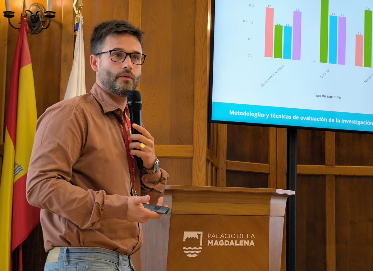 PilarPaneque's tweet image. Terminamos el curso de verano de ANECA en la @UIMP con un ejercicio práctico, sobre cómo evaluar la actividad de transferencia e intercambio de conocimiento, guiado por María Blanco de @euatweets y Nicolás Robinson de @CanalUGR
Gracias a los 80 asistentes por estos tres días 🤗