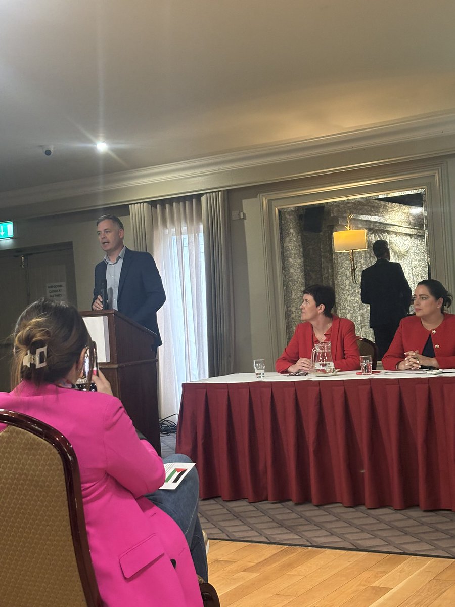CavanSinnFein's tweet image. Cosain Neodracht na hÉireann. Military neutrality is Ireland’s strength on the world stage and our best form of defence. 

In #Cootehill tonight with Pearse Doherty, Pauline Tully, Matt Carthy &amp;amp; Cathy Bennett, and a room full of people determined to protect Irish neutrality