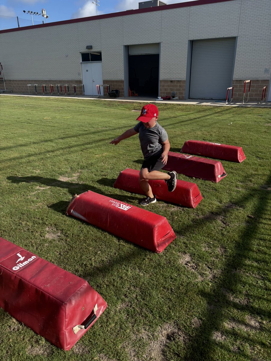 MHSFootball25's tweet image. Mustang Football Camp Day 1!!! Bringing it back tomorrow! #TheStandard #TheFuture @CoachHaack09