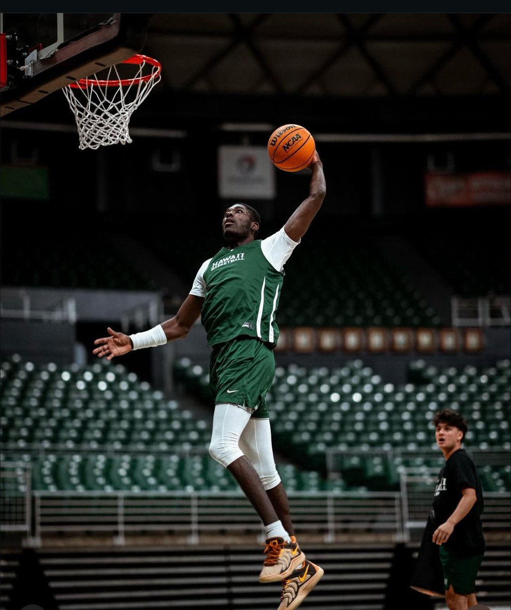 Unit1HoopSource's tweet image. 2025-26 Season Preview: Hawaii Rainbow Warriors Reload with Patty Mills, Big Transfers, and Island Swagger
🔹 Patty Mills joins staff
🔹 JUCO POY Isaac Finlinson
🔹 Floor General PG Aaron Clayton
🔹 7'0 Isaac Johnson from Utah State
🔹 Eran Ganot quietly stacking wins since…