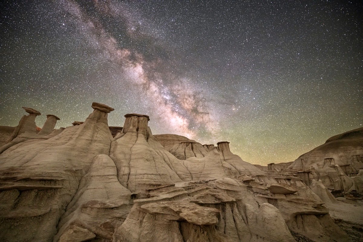 Need some dark skies immediately please and thanks. I’d never experienced this level of silence before. Both eerie and incredible. 

📍Bisti/De-Na-Zin Wilderness