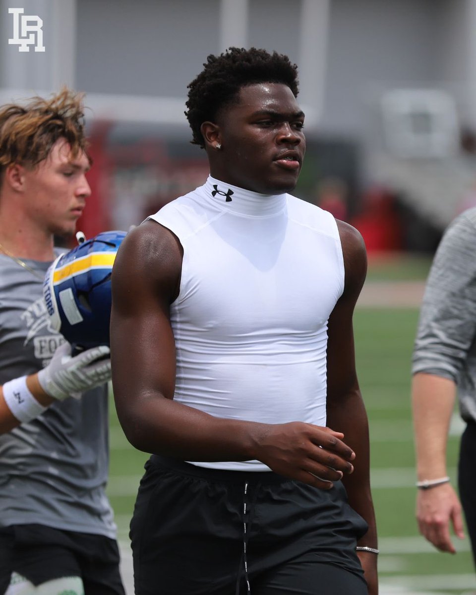 mickdwalker's tweet image. Linebackers coach James Laurinaitis has the Ohio State well-positioned for some of the top LBs in the 2027 class 👀
@LettermenRow highlights 7️⃣ linebacker targets for the Buckeyes next cycle 🌰
MORE: on3.com/teams/ohio-sta…