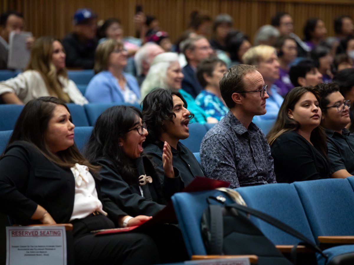 CalStateLA's tweet image. Golden Eagles are making policy waves! ✨
#CalStateLA students from the LEEAF program were honored yesterday by @HildaSolis and the @LACountyBOS for their work shaping community action research and policy changes!
🔗Read More about LEEAF: bit.ly/4o1t3Cn