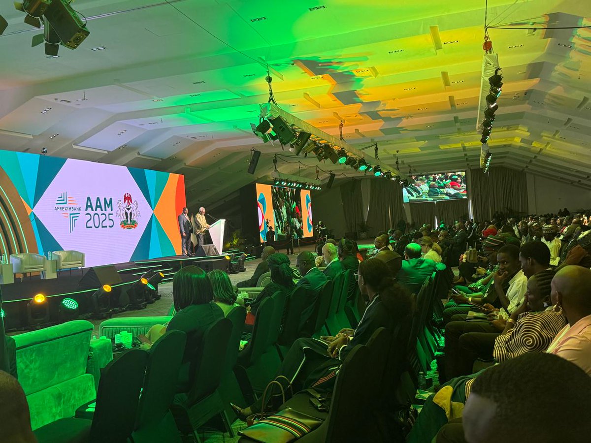 Why is diplomacy so important for #AfriCaribbean growth?

Diplomacy lays the foundation for #integration. Whether countries are pursuing a double tax agreement, a currency union, freedom of movement or harmonised regulations, #diplomats make partnership possible.

Free movement