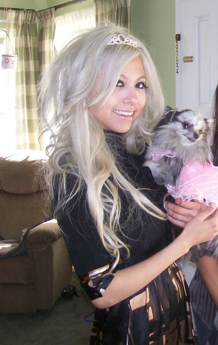 Raised this dog for 18 years as a young teen and now she’s gone 😔😔