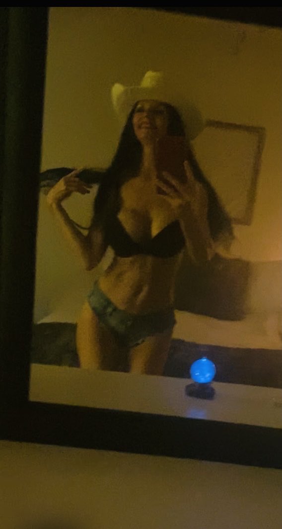 lisamorelli56's tweet image. Just lil ole me flipping my hair..hehe! 💋❤️🇺🇸