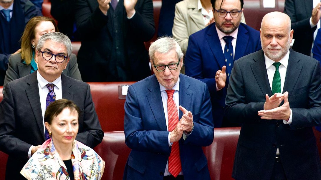 Minrel_Chile's tweet image. El canciller Alberto van Klaveren, junto con la subsecretaria Gloria de la Fuente, participó en la Cuenta Pública del Congreso Nacional, encabezada por los presidentes del Senado, Manuel José Ossandón, y de la Cámara de Diputadas y Diputados, José Miguel Castro.