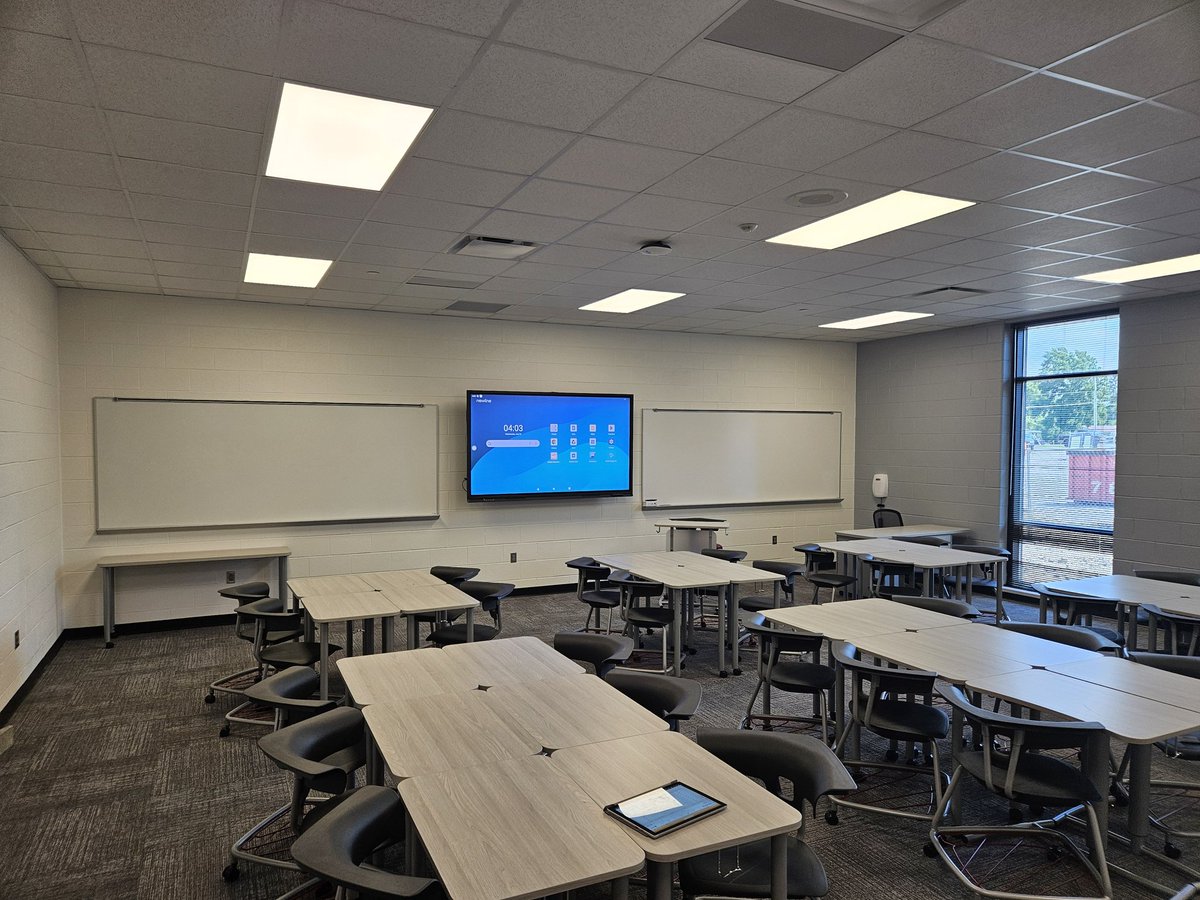 bradertech's tweet image. Our HS teachers will return to brand new classrooms featuring @NewlineIDEAMAX panels and @AudioEnhancemnt voice amplification systems.  Can't wait to see how they use these new tools!  Our partner @TraferaOfficial  has been key to sourcing this great new equipment.