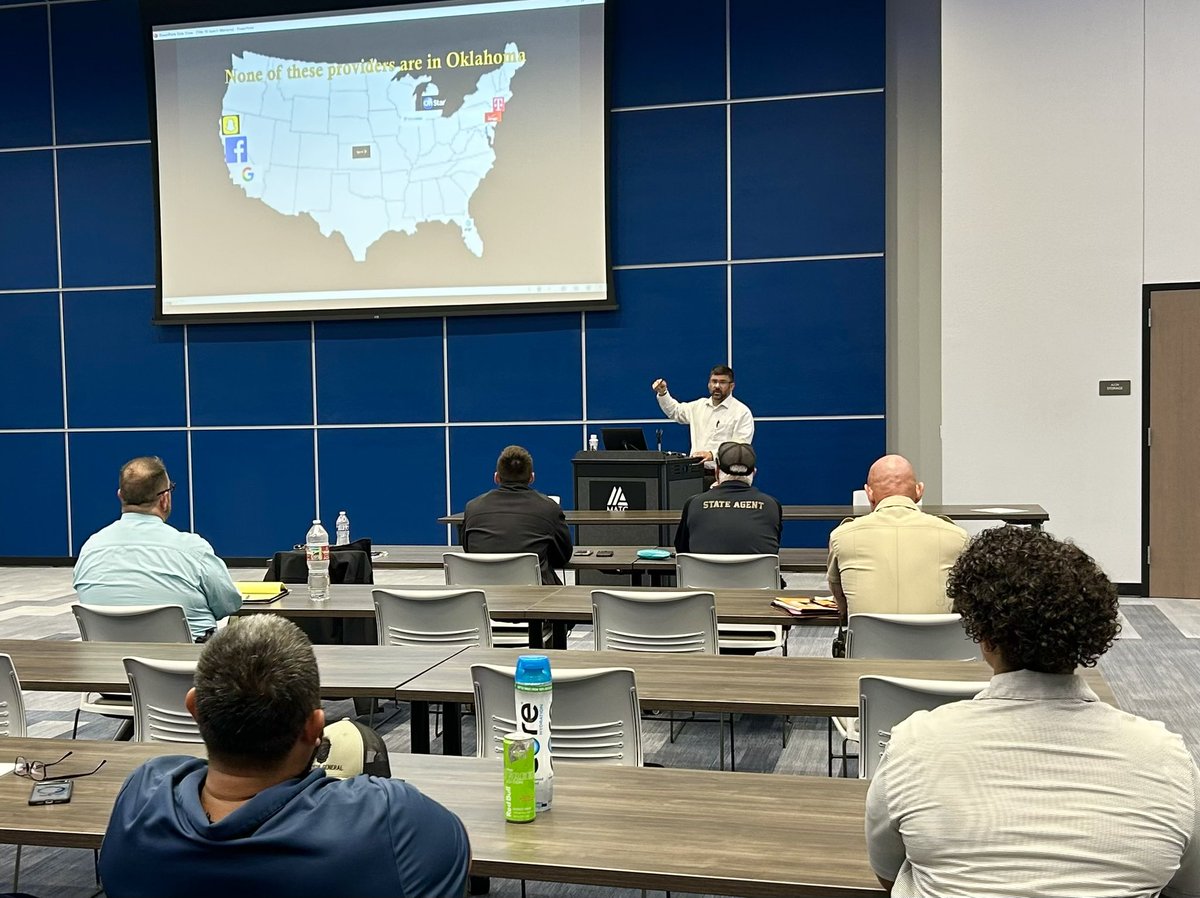 This week, OSBI Chief Legal Counsel Travis White taught a Search and Seizure training course for law enforcement agencies in McClain County. The class also heard from Lieutenant David Gatlin, who showcased a Title 18 Search Warrants course.
#OSBI #OneTeamOneMission