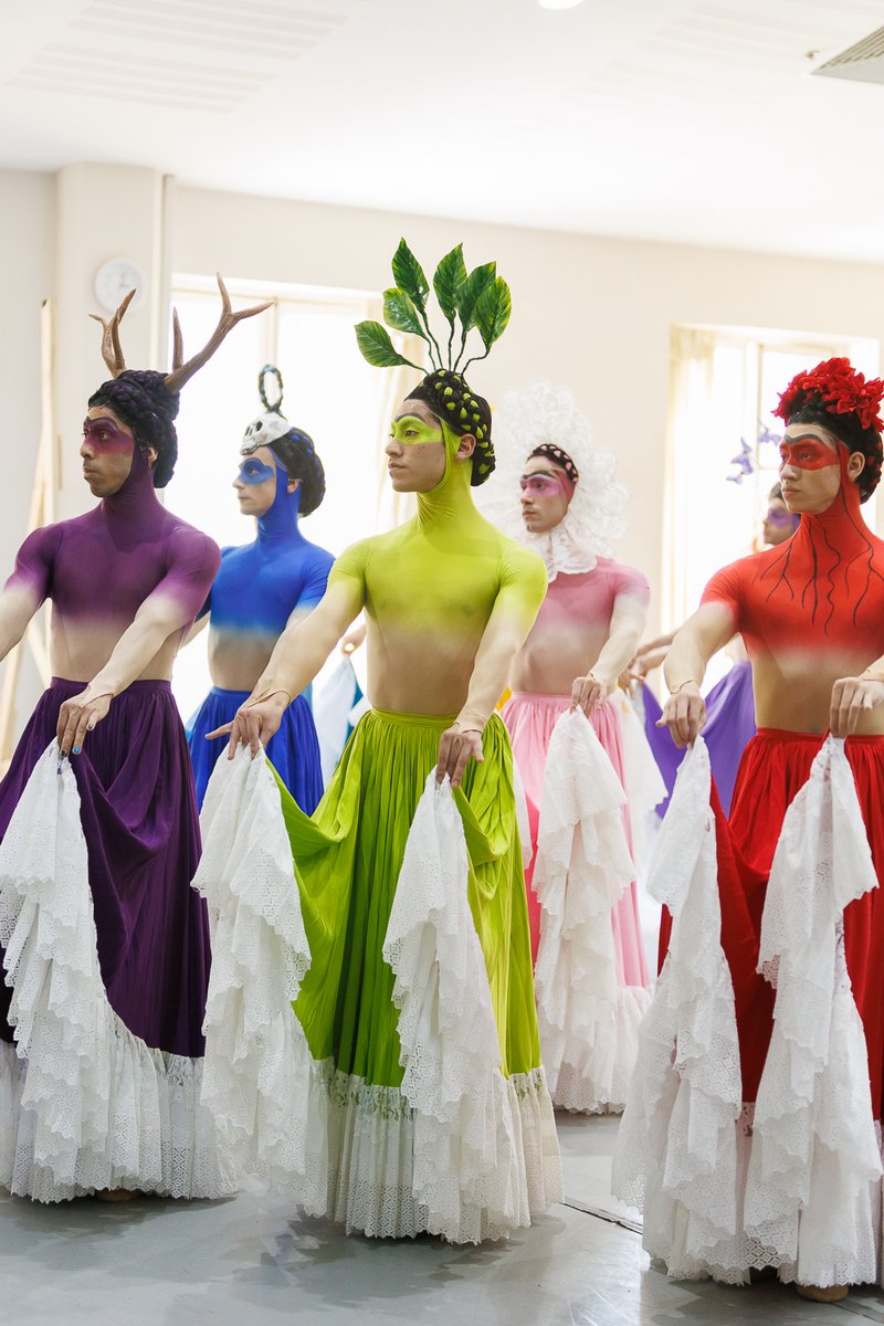 MunicipaldeStgo's tweet image. El Ballet de Santiago se prepara para “Frida”💐🩰
La compañía continúa su preparación para el estreno latinomericano de esta creación de Annabelle Lopez Ochoa.
📅Del 26 de julio al 2 de agosto
🎫Entradas en municipal.cl