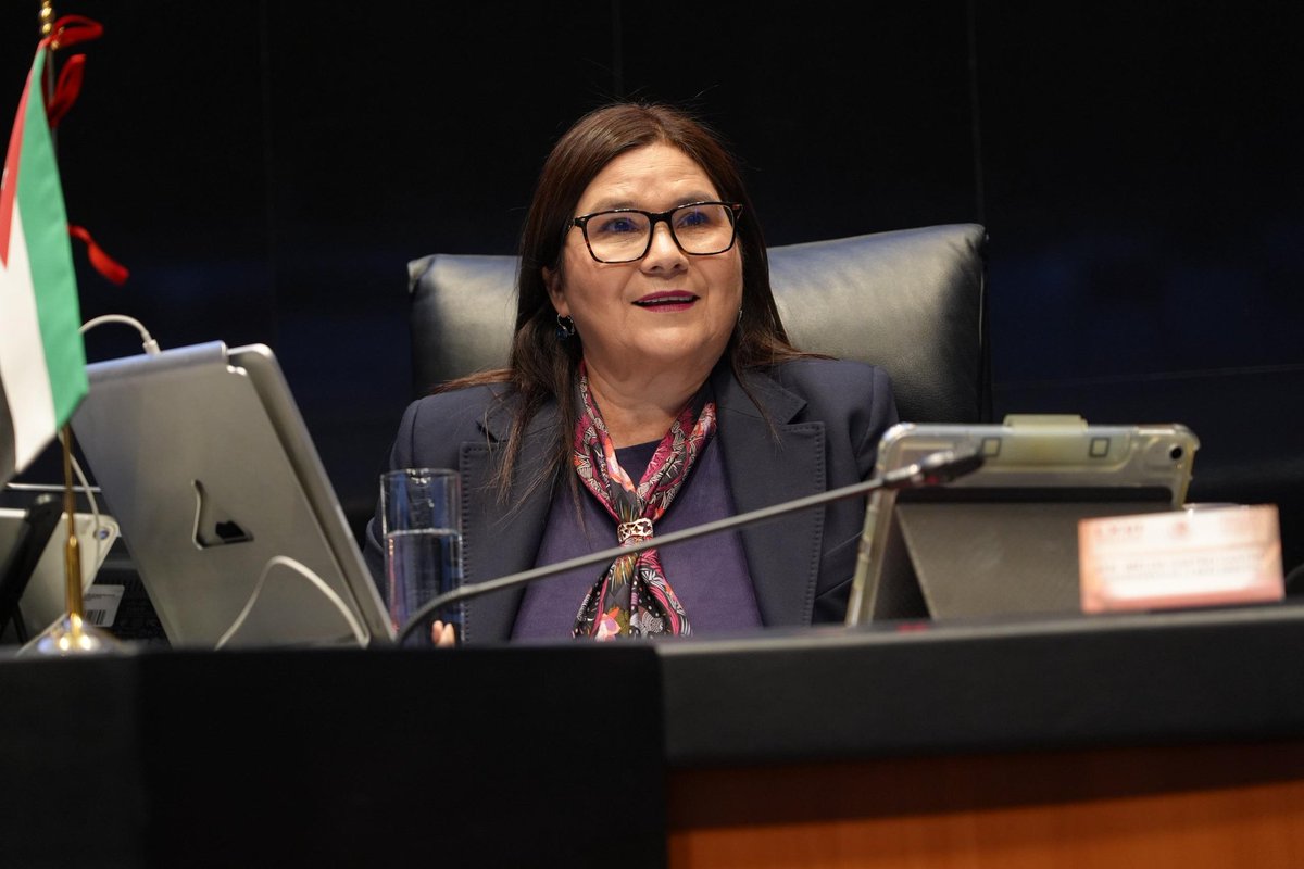 imeldacastromx's tweet image. En la sesión de la Comisión Permanente aprobamos acuerdos en favor de los derechos humanos, el medio ambiente, la educación y la seguridad.
Desde la Mesa Directiva, condenamos la persecución violenta de personas migrantes en EE. UU.
🇲🇽🤝🇯🇴 También recibimos al embajador del…