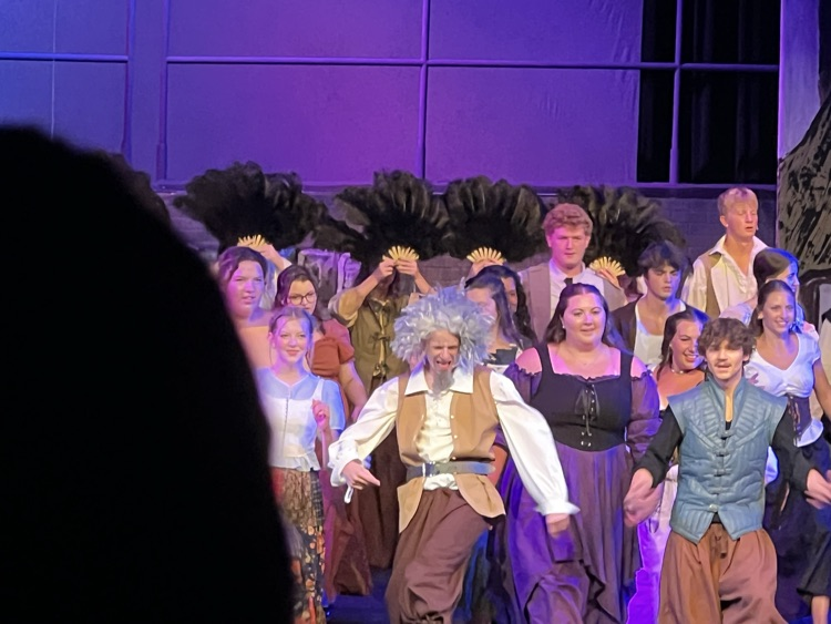 hamptonhawks1's tweet image. What an amazing time we're having at the All-State musical. Skyler Scheidemann is tearing it up on stage!