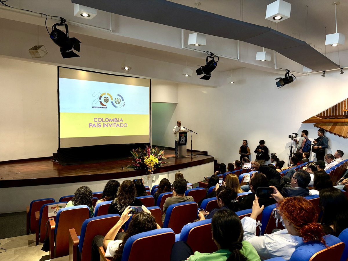 Muy contenta de ver que otro año el Ícaro abre sus alas ante el mundo. 🪽🌎 

Algunas de hoy en la inauguración del 28º Festival Internacional de Cine “Ícaro”. 🍿🎬🎥