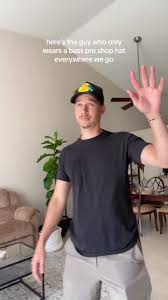 Fade_Coms's tweet image. I saw 2 white guys at my job wearing bass pro shop hats and my brain immediately went to @vicwingly