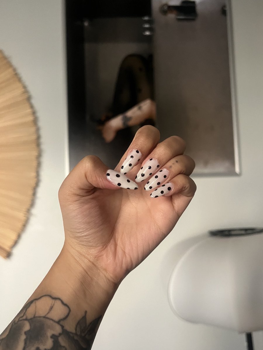 70s90s's tweet image. nails done
