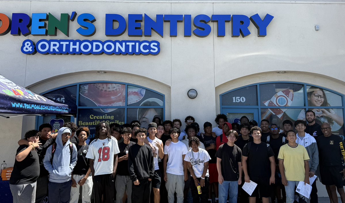 CoachHagan87's tweet image. Big thanks to Palmdale Orthodonitcs and Happy Hippo Children’s Dentistry (Palmdale, CA) for scanning, developing, and purchasing CUSTOM-FITTED mouthguards for the entire football program! #TogetherWeRoar