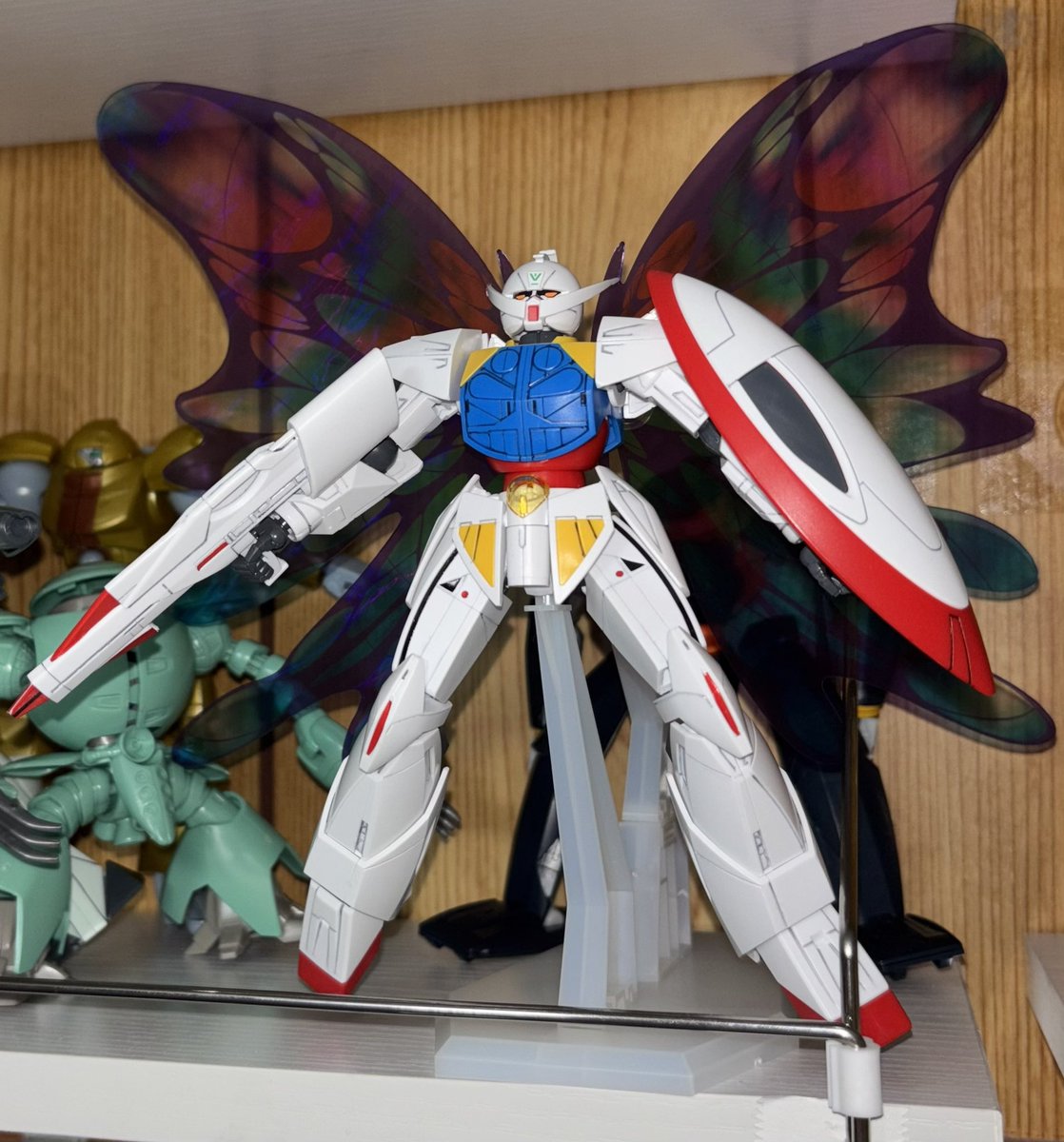 Hideyan021981's tweet image. プレバンから羽根がたくさん届いた!
#ターンエー #V2 共にかっこいい‼️
#ガンプラ #めこ丸隊 #みりプラ
#ガンプラ好きとつながりたい
