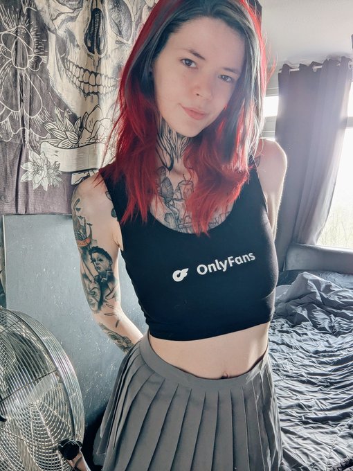 Watch April🕷️Addams's leaked NSFW photo on TwXstars