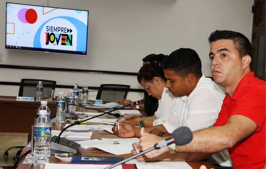 mirthiajulia's tweet image. En reunión del Buró Nacional de @UJCdeCuba, presidida por el Miembro del Buró Político y Secretario de Organización de @PartidoPCC Roberto Morales Ojeda, analizamos temas estratégicos para nuestra juventud y país.
Mientras más grandes sean los retos, mayor nuestro compromiso.