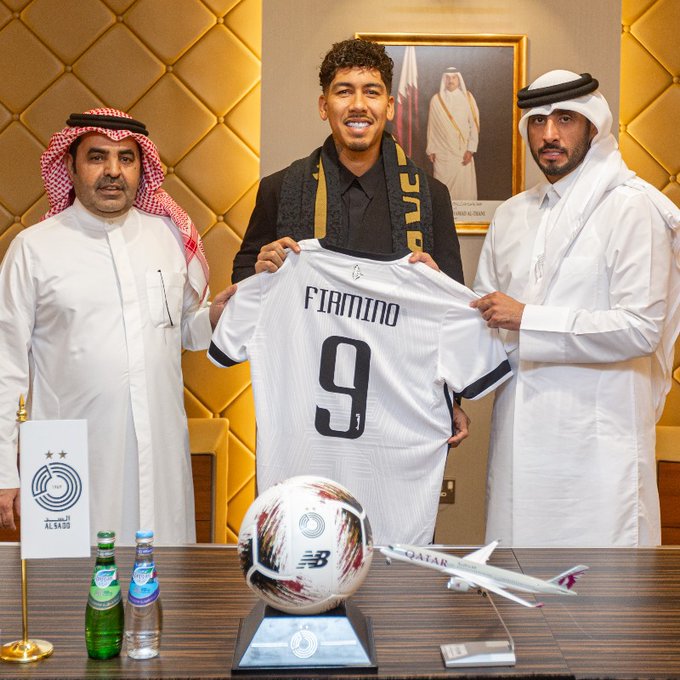 A assessoria de Firmino comuniou:

Firmino deixa Al Ahli, da Arábia Saudita, e acerta com Al Sadd, do Catar

Pelo clube árabe, atacante brasileiro fez 65 jogos, 21 gols, deu 17 assistências e conquistou a Liga dos Campeões da Ásia

O atacante Roberto Firmino é o mais novo reforço