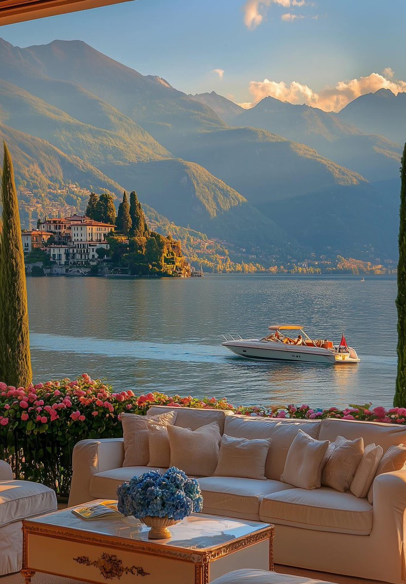 philocaaalist's tweet image. Lake Como, Italy 🇮🇹