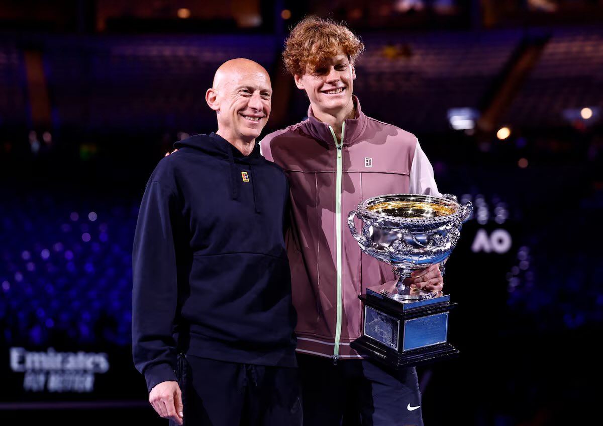 Jannik Sinner 3 ay ceza almasına sebep olan o doping olayındaki bulaşın sebebi fizyoterapist Umberto Ferrara'yı tekrardan ekibine dahil etmiş. Herkesin aklında şimdi aynı soru var sanırım...