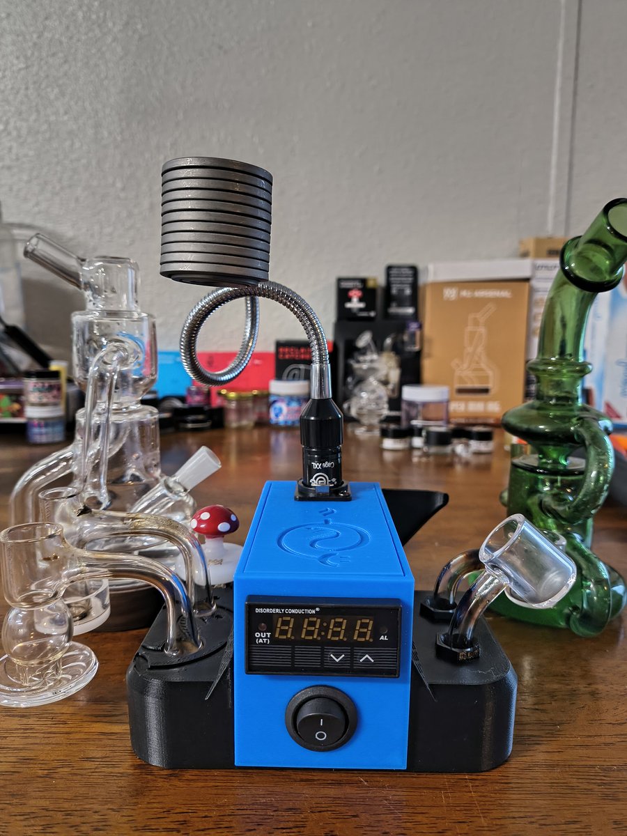 GoonTerps_Alot's tweet image. Disorderly Conduction DC Cobra has arrived!😍 Big shout out to @fourfooksakes for the help and the initial push to go this direction! 
Ordered a glow-in-the-dark caddy stand and they sent a black one but not disappointed at all 🥹