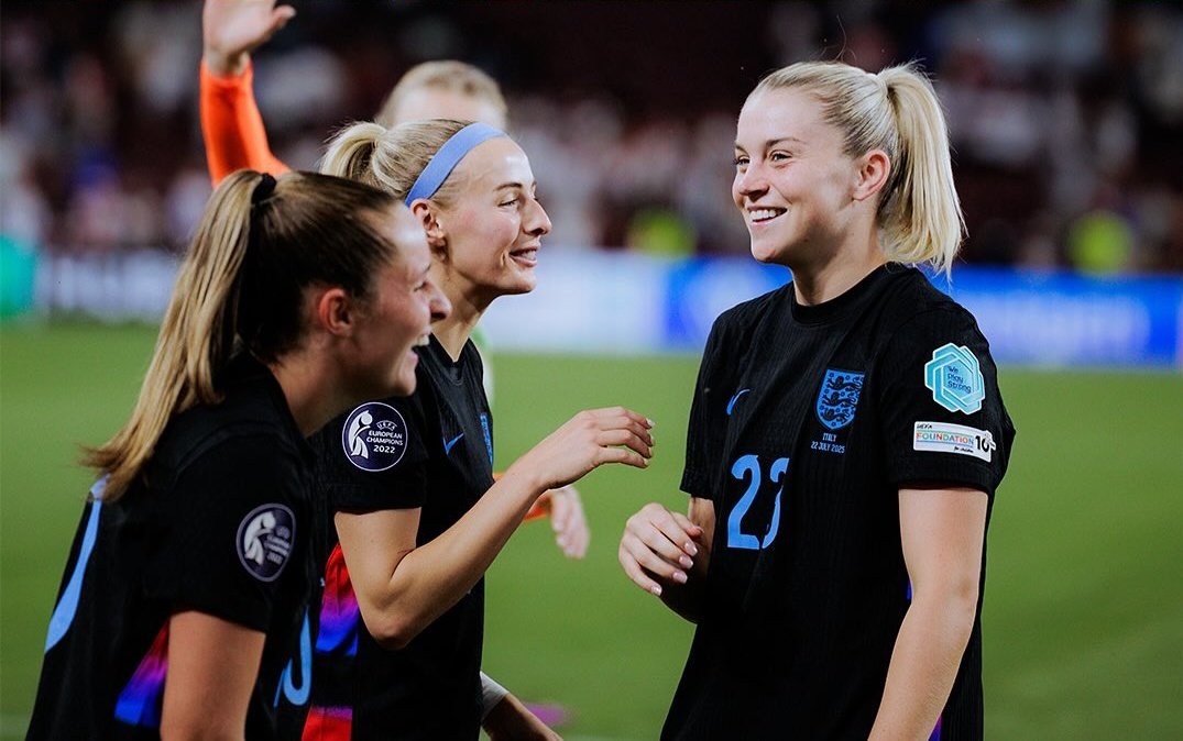 Mariano73178345's tweet image. This photo is so cute 📸🫶😁🥹🥰✨️
Alessia Russo, Ella Toone and Chloe Kelly 🖤🏴