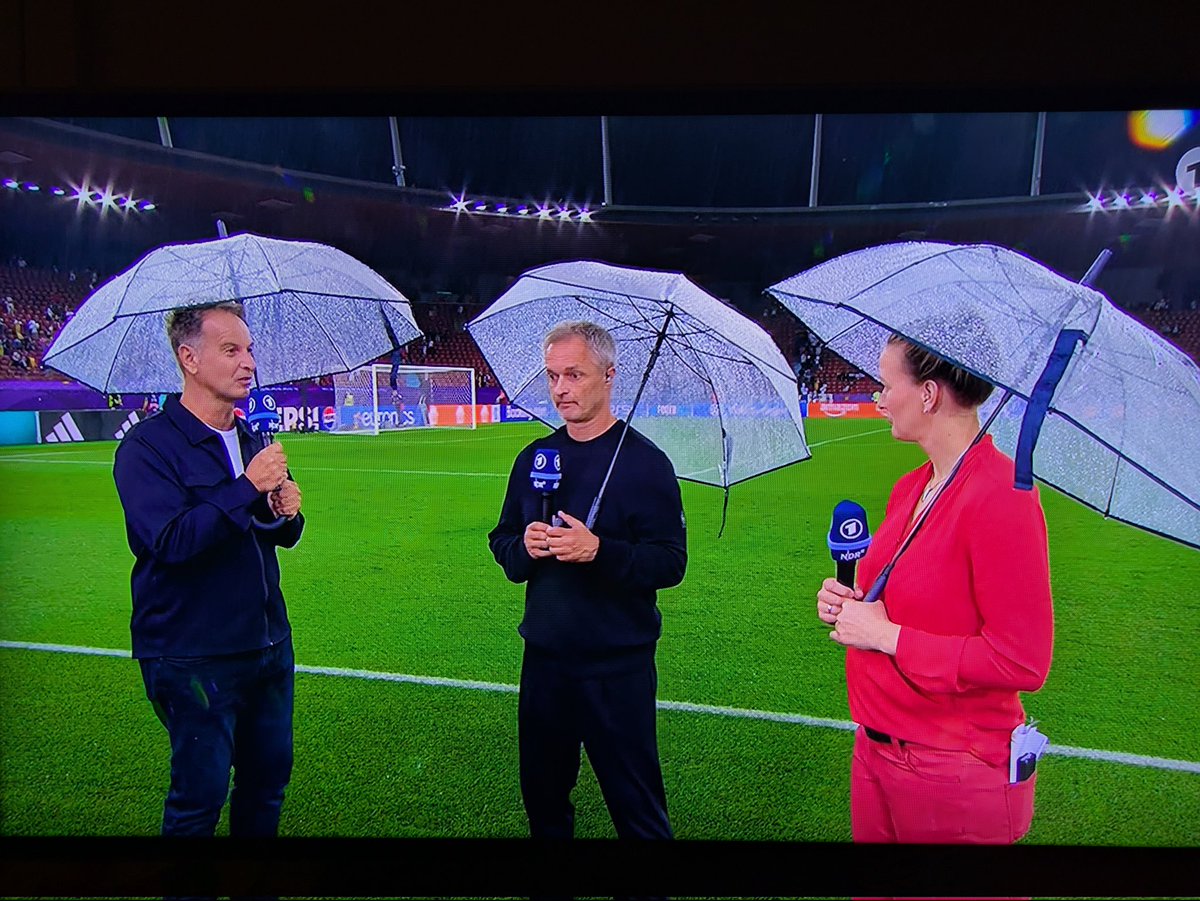 julianbuhl's tweet photo. Klarer Fall von: Bei der Geburt getrennt... #Wück #Lufen #ARD #GERESP #WEURO2025 https://t.co/I5lPnZO2c5