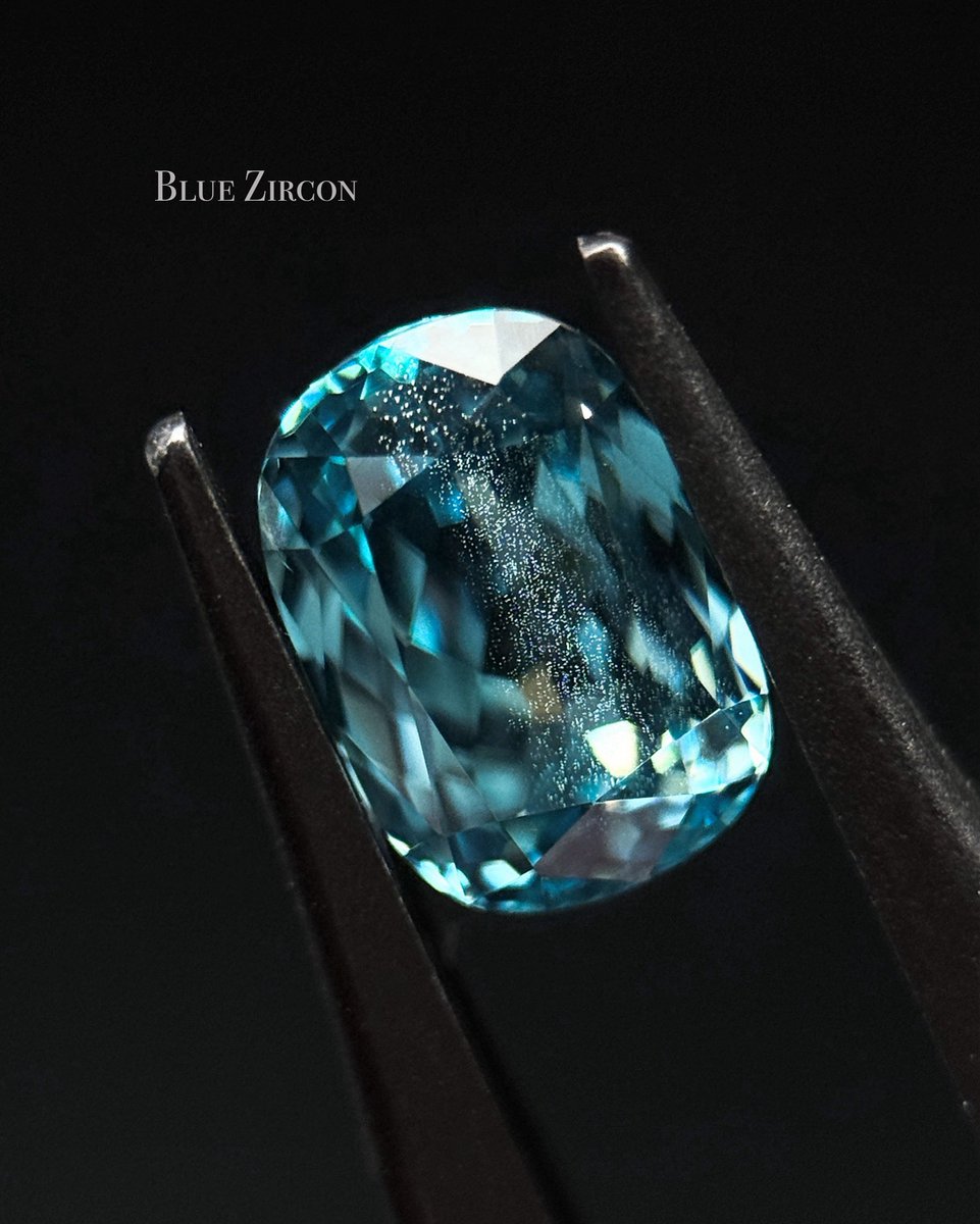 星々。

#bluezircon #ブルージルコン